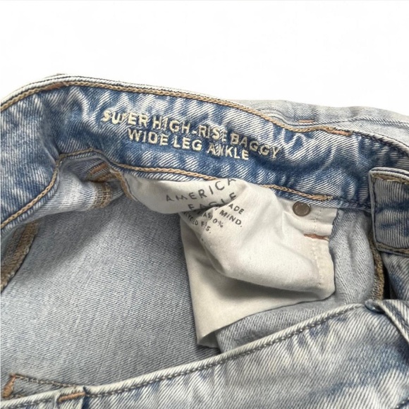 American Eagle Super High-Rise Baggy Wide Leg Ankle Jeans - 4 SHORT - Picture 5 of 7
